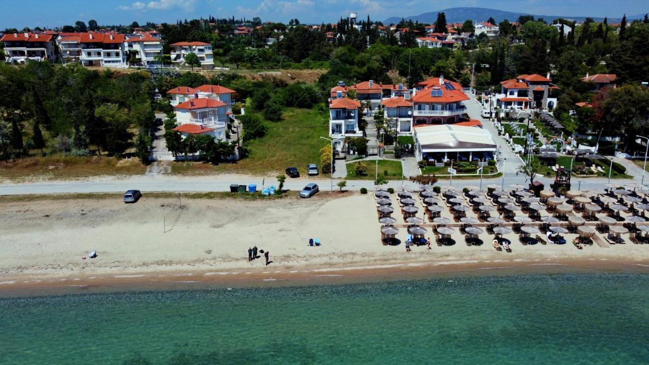 Beach Front Villa Nea Kallikrateia Extérieur photo