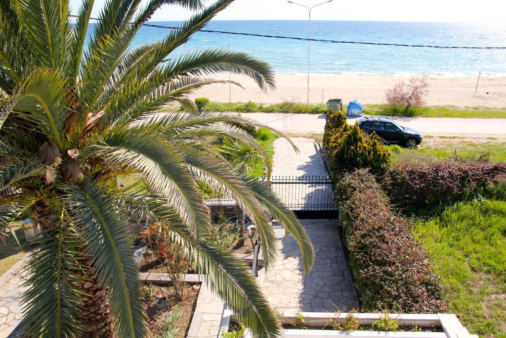 Beach Front Villa Nea Kallikrateia Extérieur photo