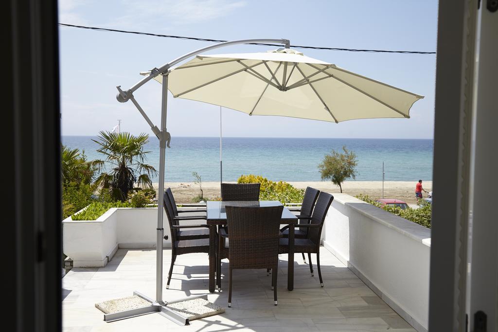 Beach Front Villa Nea Kallikrateia Extérieur photo