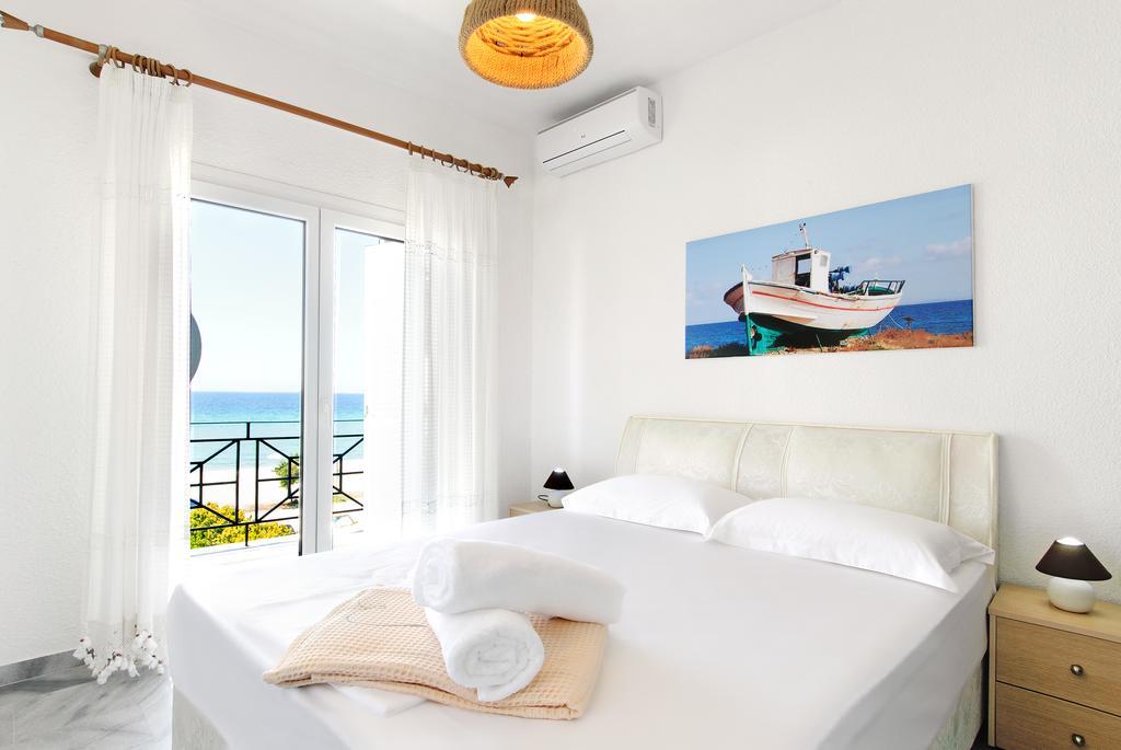 Beach Front Villa Nea Kallikrateia Extérieur photo