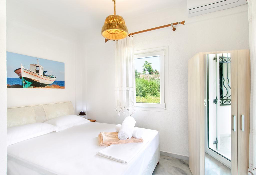 Beach Front Villa Nea Kallikrateia Extérieur photo